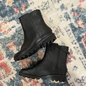 Sorel waterproof black boots